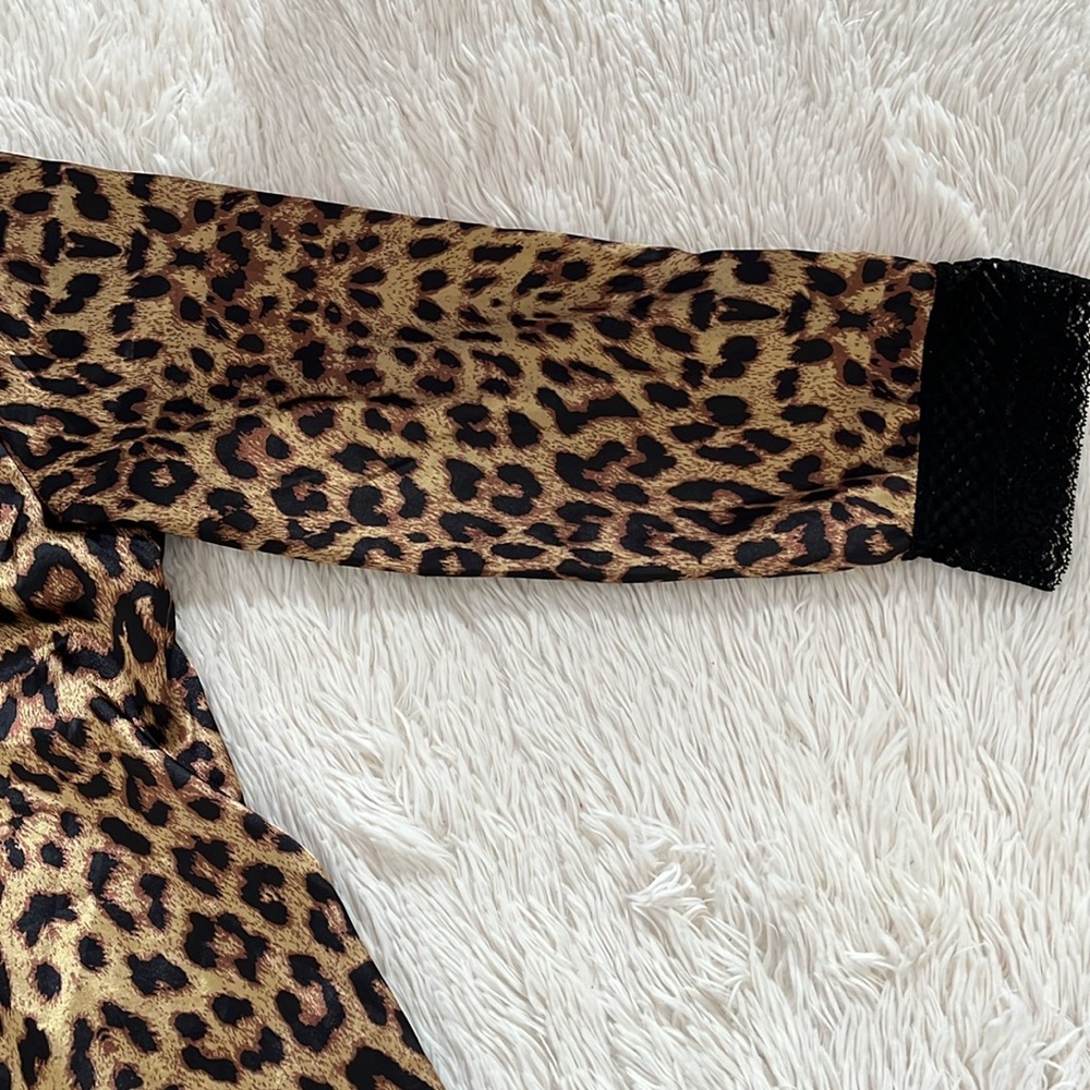 Cheetah Print Silk Robe - Picture 4 of 15